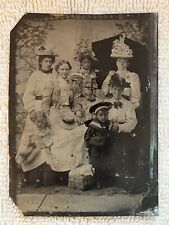 KILLER〰️ 1800s TINTYPE PHOTO of WOMEN & CHILDREN with AMAZING HATS 👀 LQQK 👀 picture
