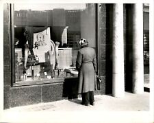 GA93 1954 Original Photo MOSCOW IN BERLIN Stalinalee Window Shopping Soviet Bldg picture