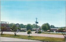 1950s COLUMBIA, Tennessee Postcard JULIAN MAYS' MOTOR HOTEL Roadside Chrome picture