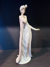 Lladro Vintage Breathless Lady  #6403⭐️see All Pics⭐️ Not Mint picture
