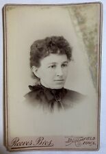 Reeves Bros. Bloomfield, Iowa Antique Photo, Woman w/ Brooch, Frilled Dress picture