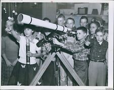 1957 Jeff Lowell And 7Th Grade Classmates Telescope Cleveland Press Photo 7X9 picture