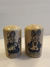VTG Whimsical Primitive Rustic Rabbit Pottery Salt & Pepper Shakers 4