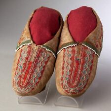 AMAZING SUPERB 18TH CENTURY IROQUOIS QUILLED MOCCASINS picture