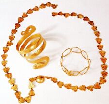 Gold Armband, Bracelet, & Necklace, Pompeii, Naples Museum, Italy --POSTCARD picture