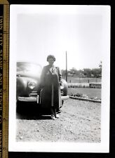 CarSpotter: ca.1950-54 AUSTIN A70 Hereford w Smiling Lady Vintage SNAPSHOT Photo picture