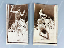 Jerry West LA LAKERS v Norm Van Lier BULLS 2 1973 NBA Original Wire Press Photos picture