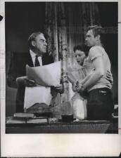 1960 Press Photo Paul Douglas Dolores Sutton John Lupton on Reckoning TV show picture