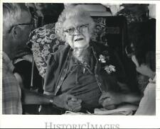 1984 Press Photo Melvina Gerard in West Allis celebrating her 100th birthday picture