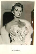 Postcard Gorgeous Sexy movie star Sophia Loren 1950s RPPC 23-8431 picture