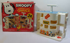 UFC PEANUTS VTG 1971 SNOOPY CARRYING CASE GARAGE w/ DETACHABLE RAMPS MIB picture