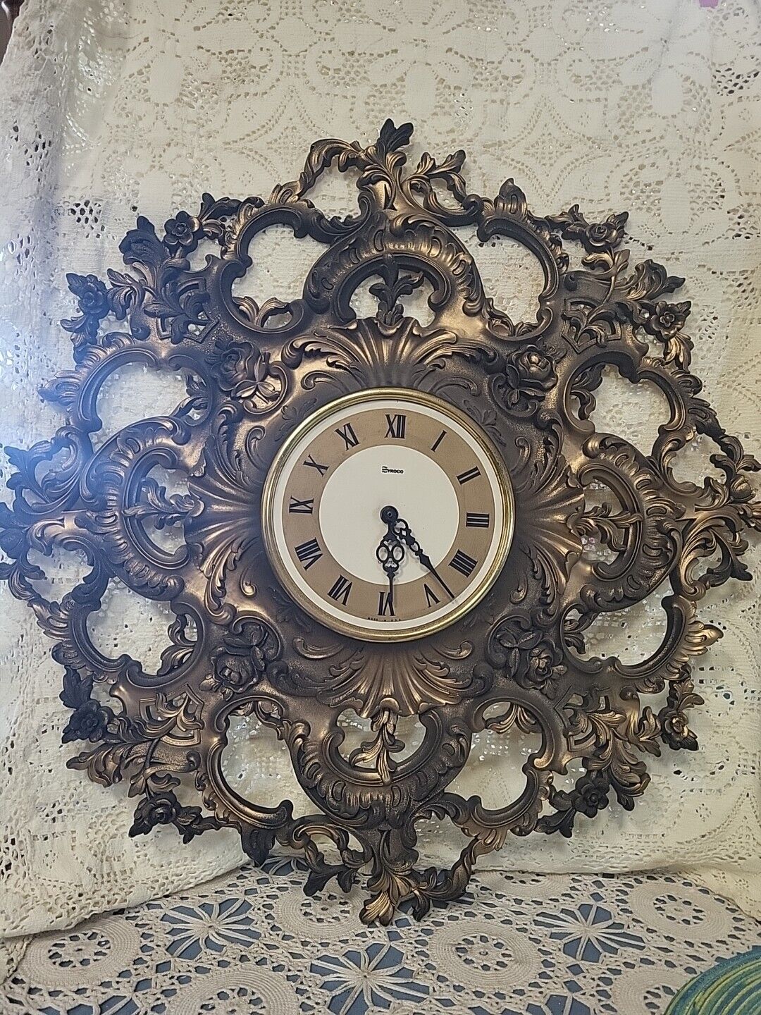 Syroco 1960s MID CENTURY ornate Hollywoid Regency Wall Clock
