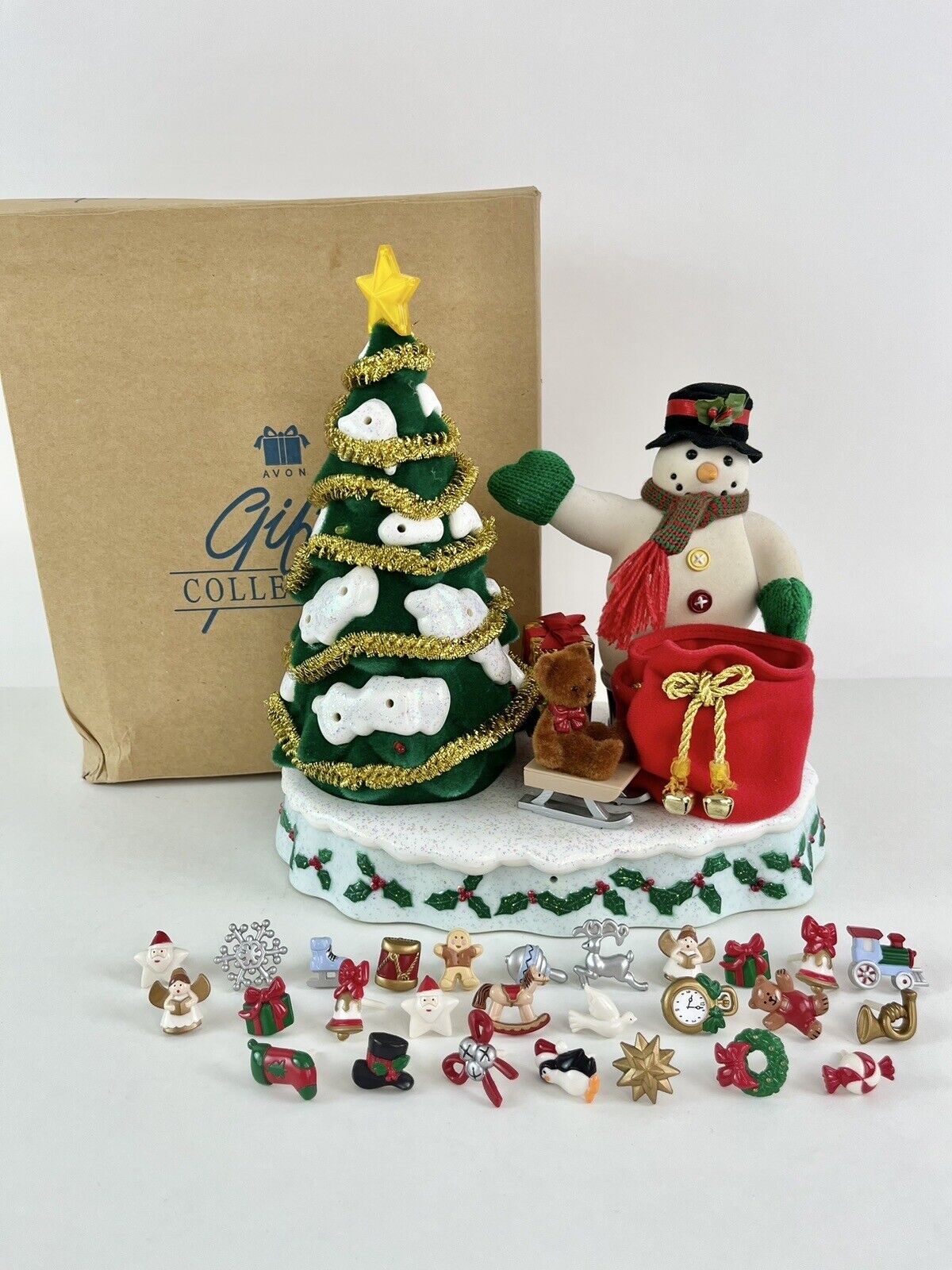 Avon A Wonderful Countdown to Christmas  Snowman Advent Tree Extra Ornaments