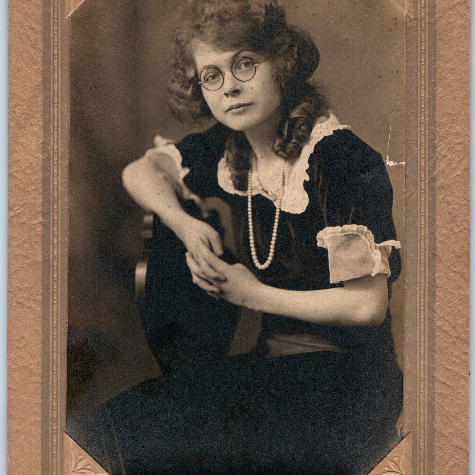 c1920s New Castle PA Lovely Young Lady Intellectual Girl Cabinet Card Glasses 5L