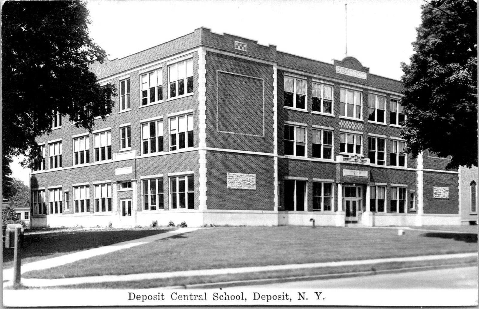 RPPC Deposit NY Central School Brick New York c1930-1940s photo postcard B JP8
