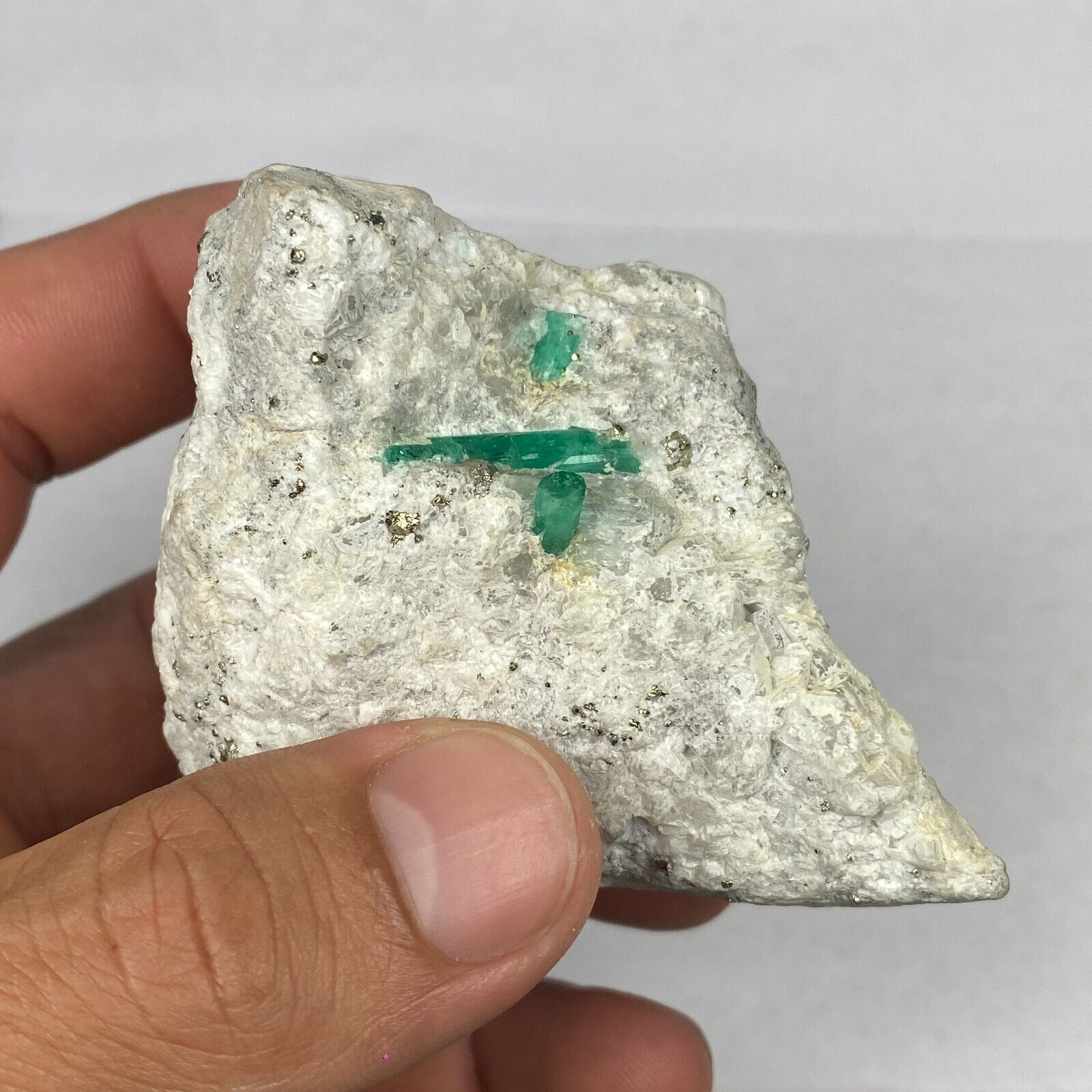 VERY CLEAR NATURAL EMERALD CRYSTAL ON MATRIX  FROM MUZO COLOMBIA 163.25 grams