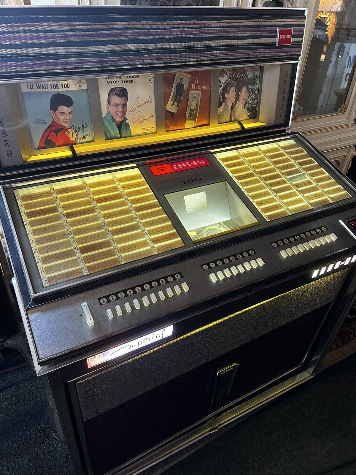 Vintage Imperial Rockola Jukebox ￼1960s 45 Keys Records ROCK-OLA Machine Player