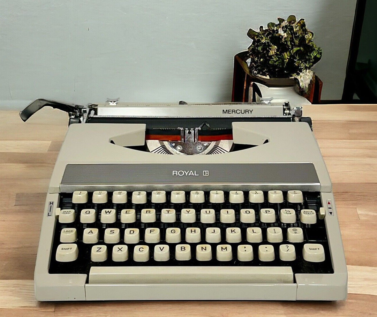 1968 Royal Mercury Portable Typewriter & Case w/New Ribbon Works Great