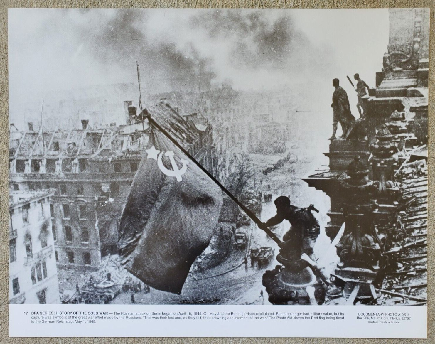 11x14 PHOTO WWII RAISING A VICTORY FLAG OVER THE REICHSTAG BATTLE OF BERLIN