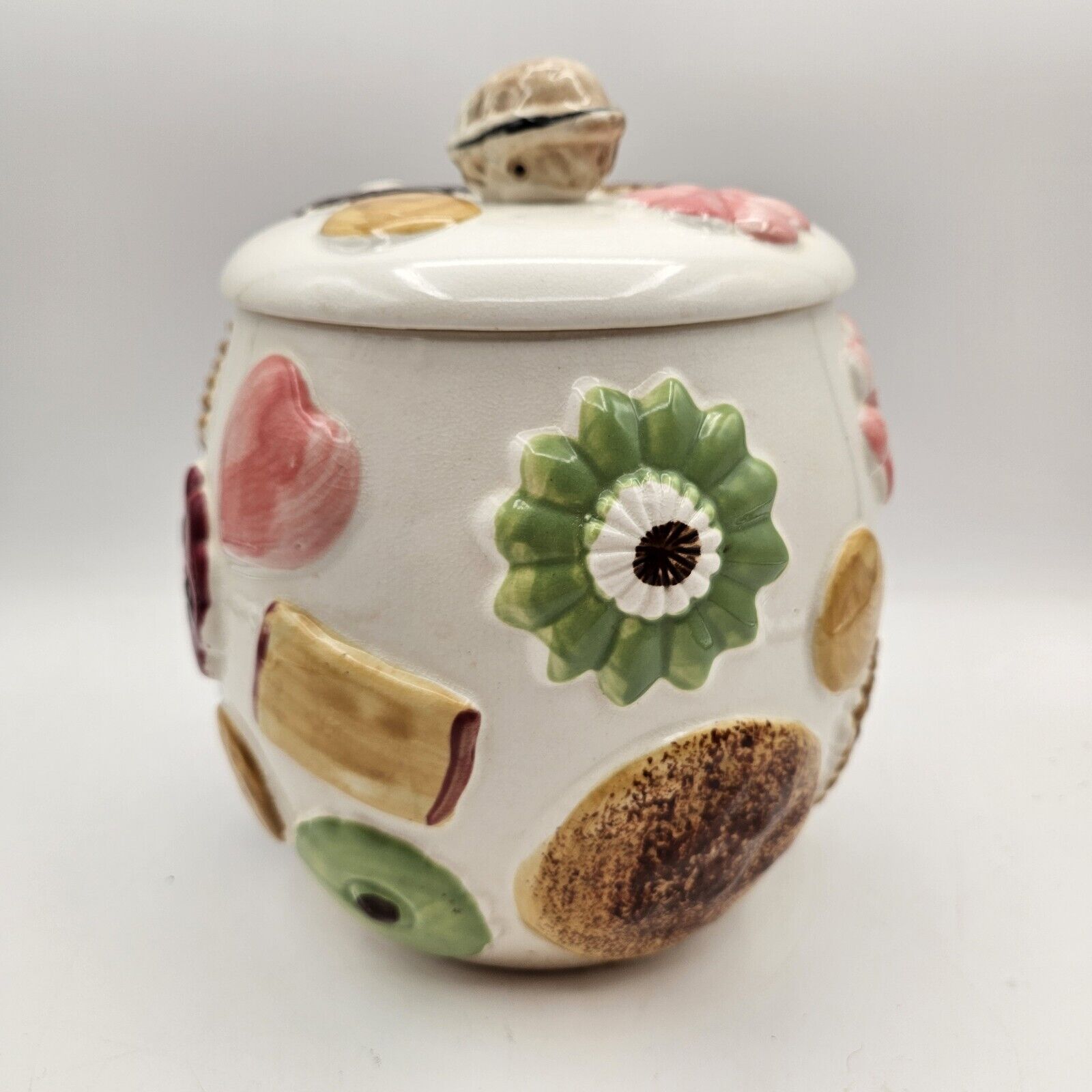 Vintage 1950’s Napco “Cookies All Over” Ceramic Cookie Jar W/ Walnut Handle 
