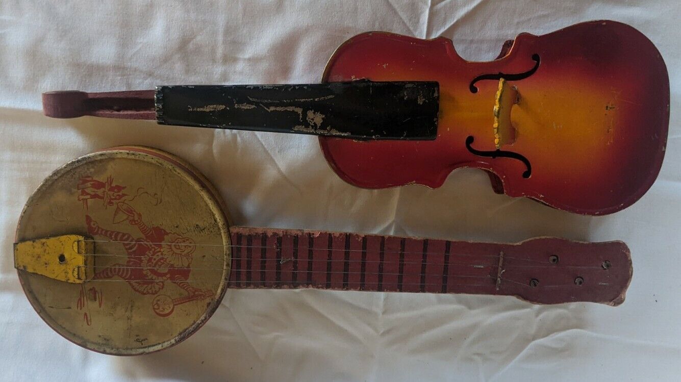 Rare Antique 1920\'s Clown Banjo And Small Violin. 