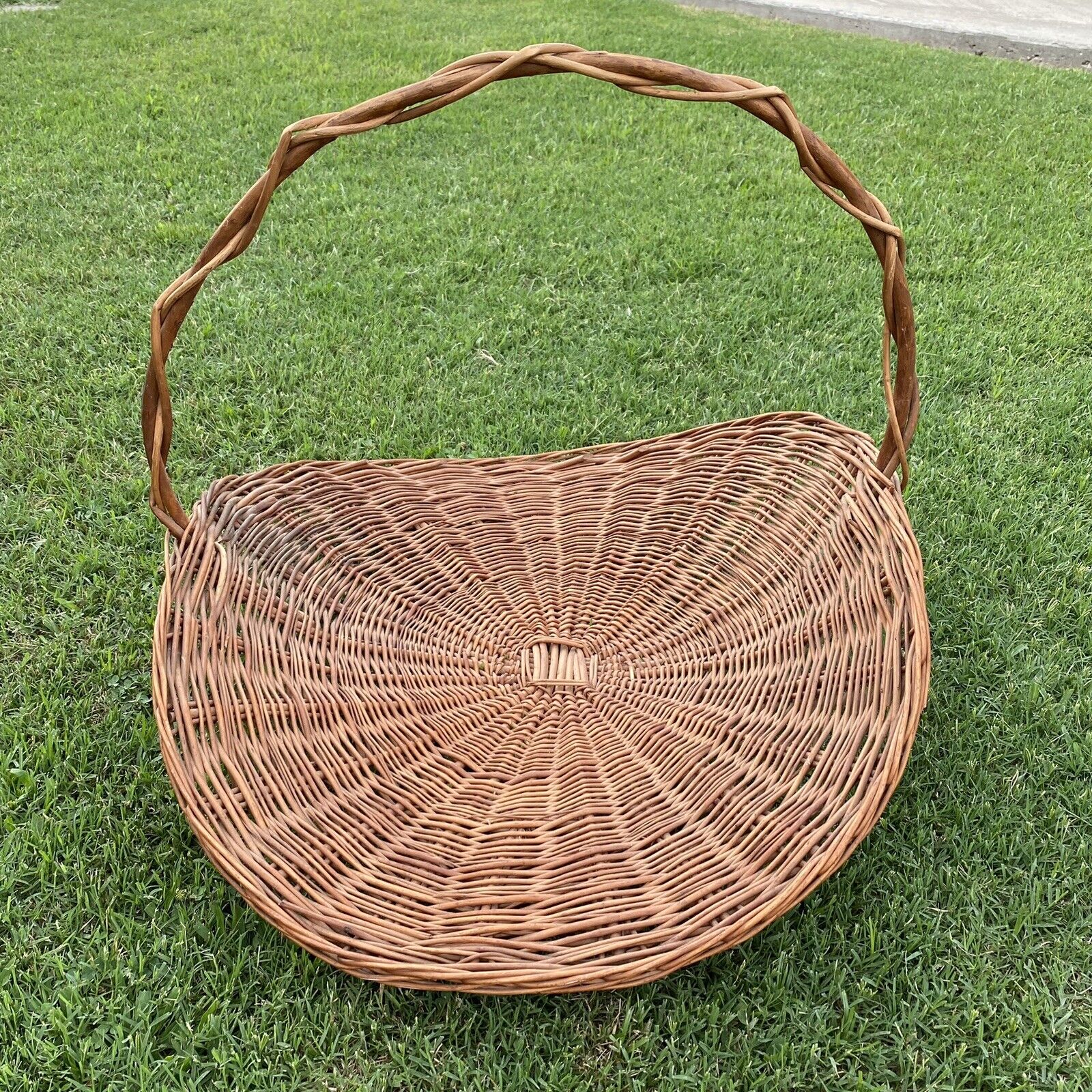 Vintage Woven Primitive Wicker/Rattan Flower Herb Gathering Basket 20\