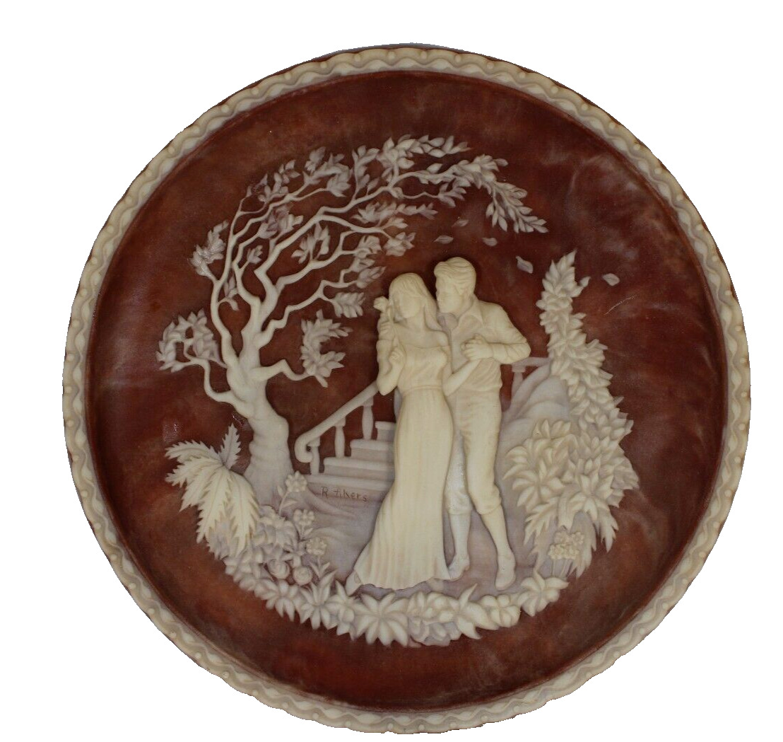 1981 INCOLAY Studios THE KISS Stone Hand-Sculpted Cameo PLATE by Roger Aker