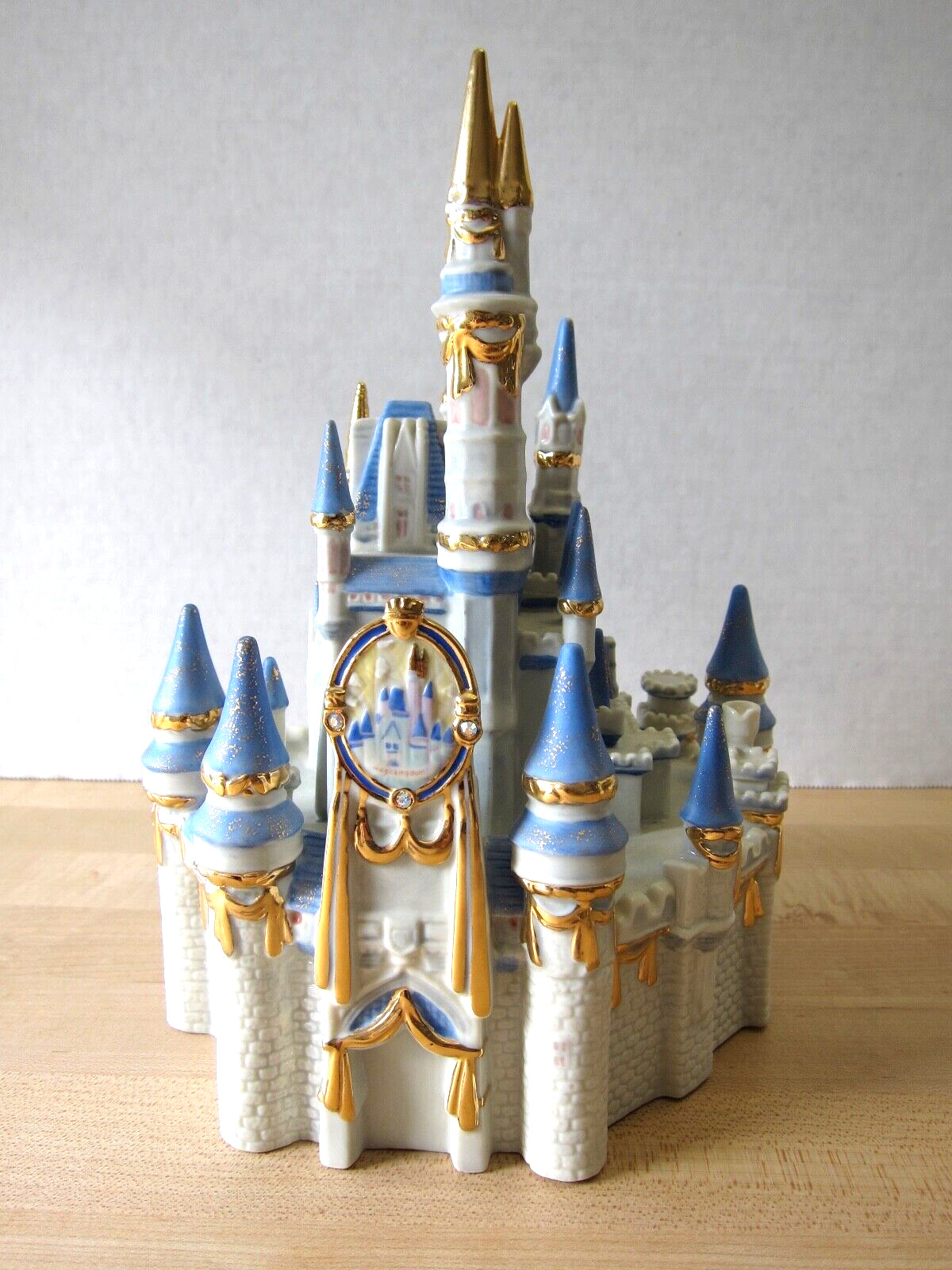 Lenox Disney Exclusive Cinderella Castle Limited Edition Figurine