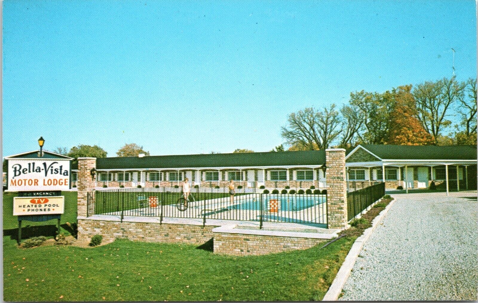 Bella Vista Motor Lodge, Bear Lake, Michigan - c1960s Chrome Postcard - Pool