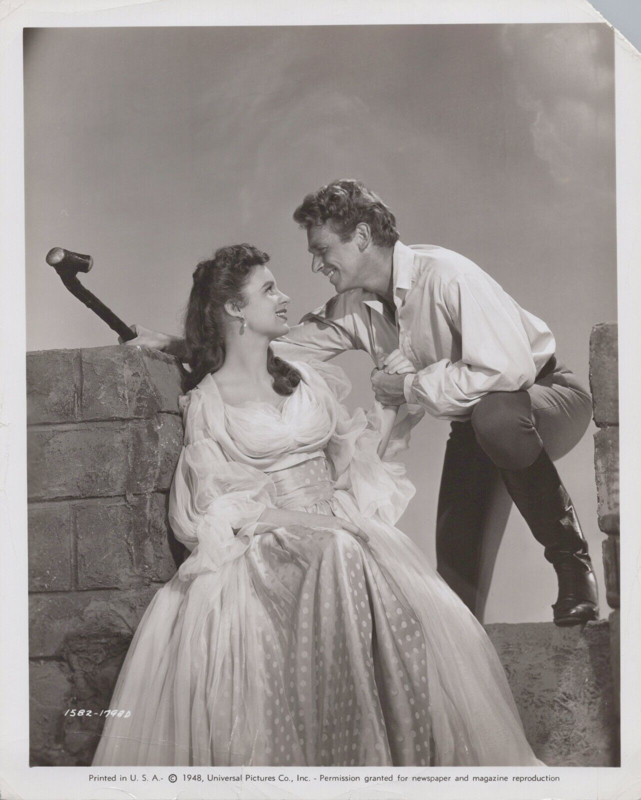 Douglas Fairbanks Jr. + Helena Carter in The Fighting O'Flynn (1948) Photo K 384
