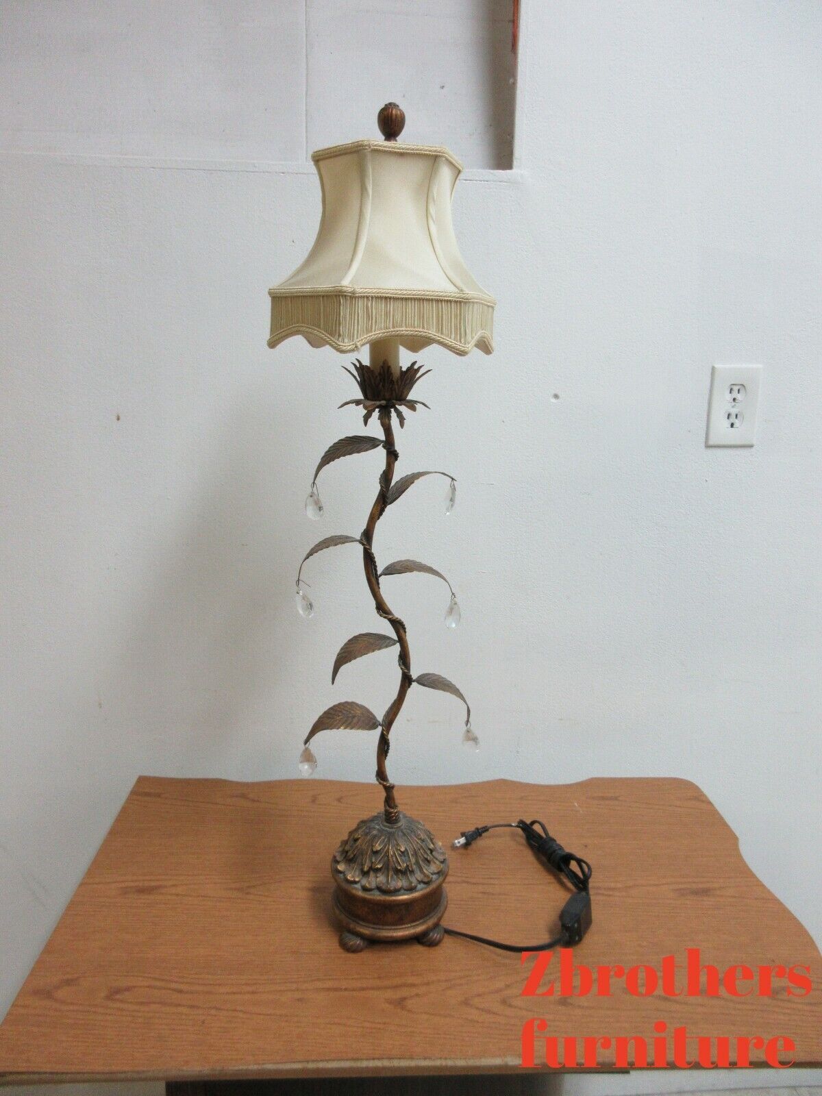 Fine Arts Lamps Gold Gilt Italian Metal Wine Acanthus Table Lamp Light A