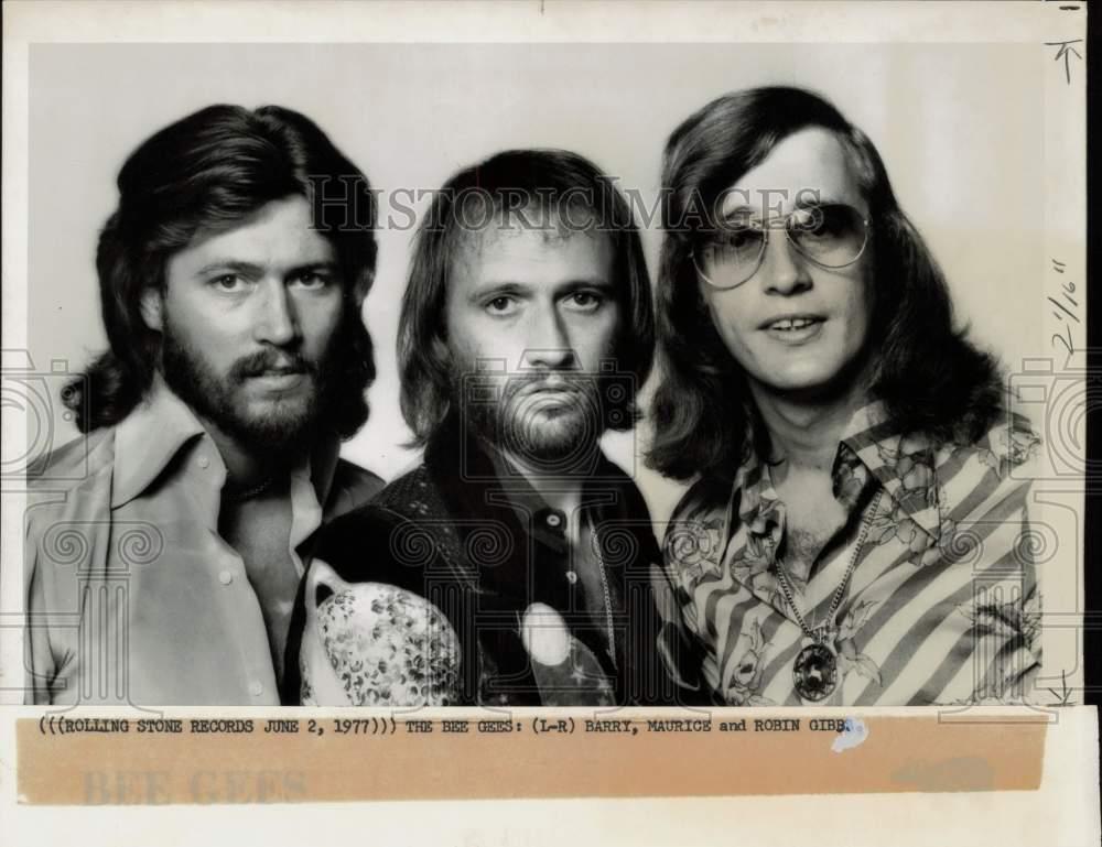 1977 Press Photo The Bee Gees: Barry, Maurice and Robin Gibb. - kfx01430