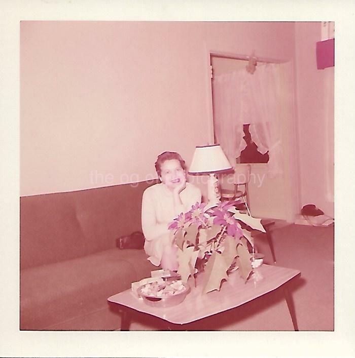 FOUND PHOTOGRAPH Color AMERICAN WOMAN Original Snapshot VINTAGE 08 26 C