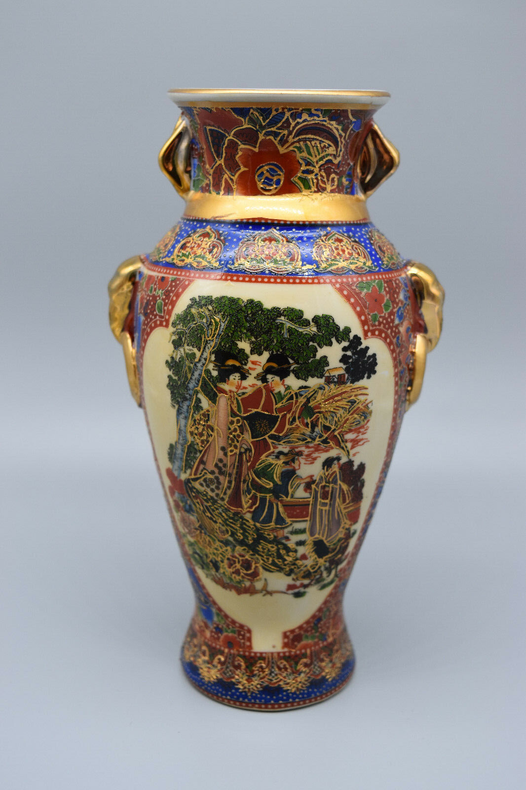 Japanese Gold Trim 19th-20th Century Painted Vase, 8\