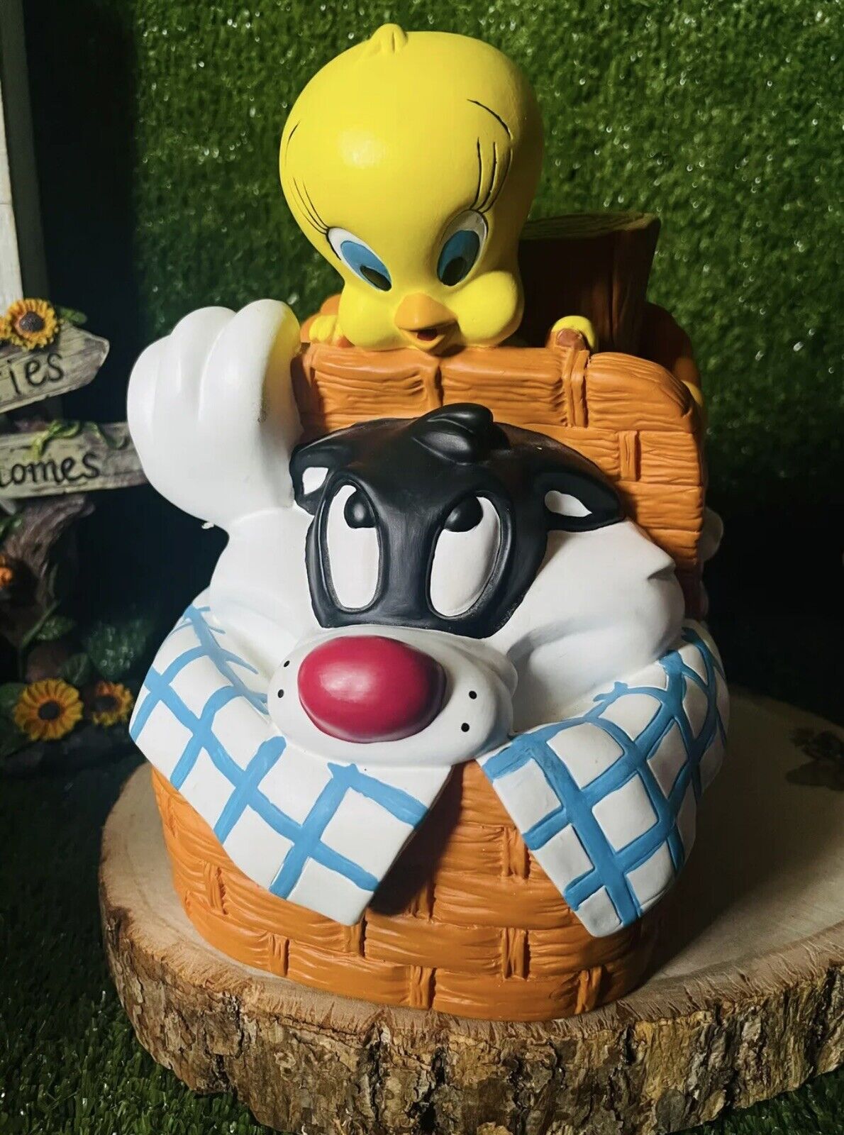 1999 Vintage Looney Tunes Coin Bank Tweety and Sylvester
