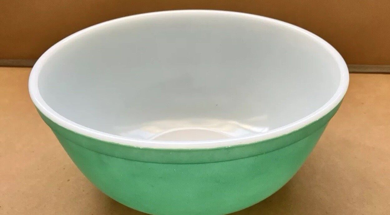 PYREX #403 Vintage Green Mixing Bowl. Great Color In VG Condition