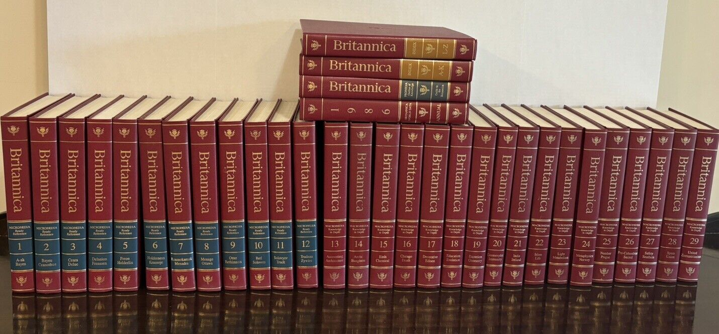 Vintage 1986 Encyclopedia Britannica Complete 33 Volume Micropedia Macropedia