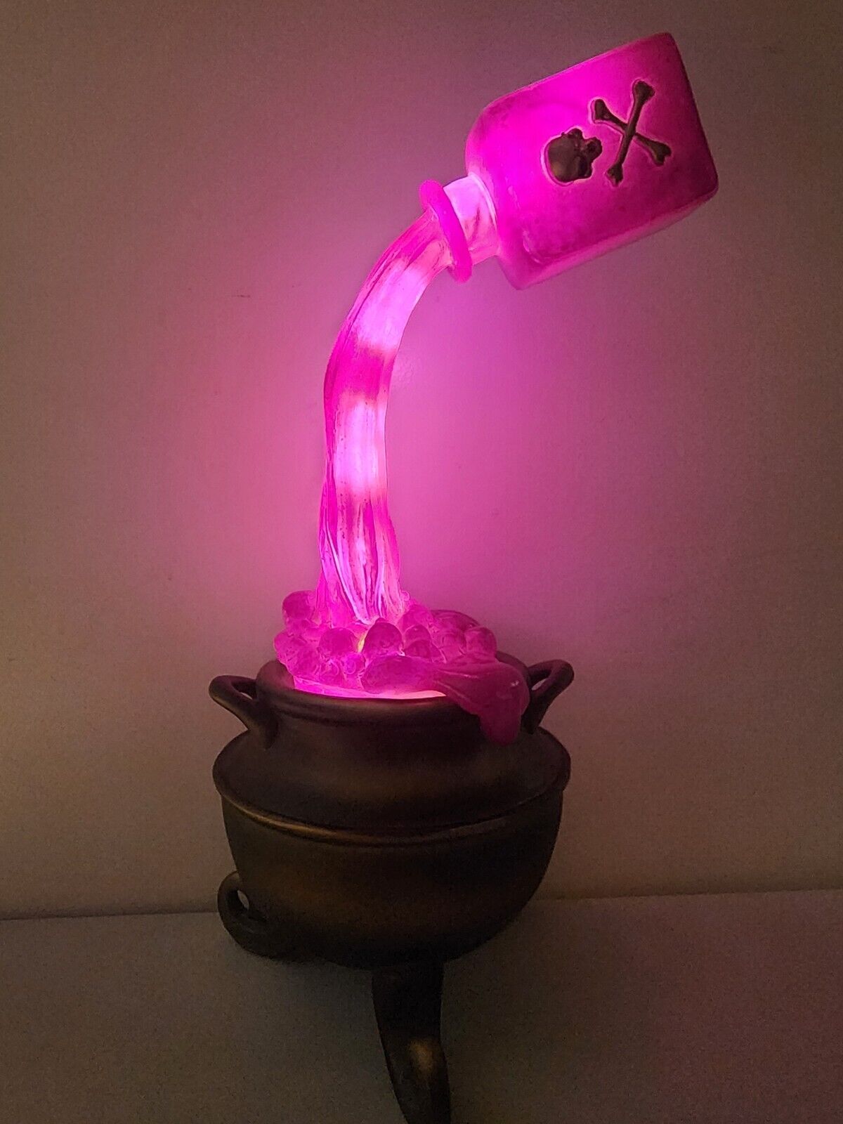 Halloween Hocus Pocus Lightup Levitating Potion Bottle And Witch Cauldron