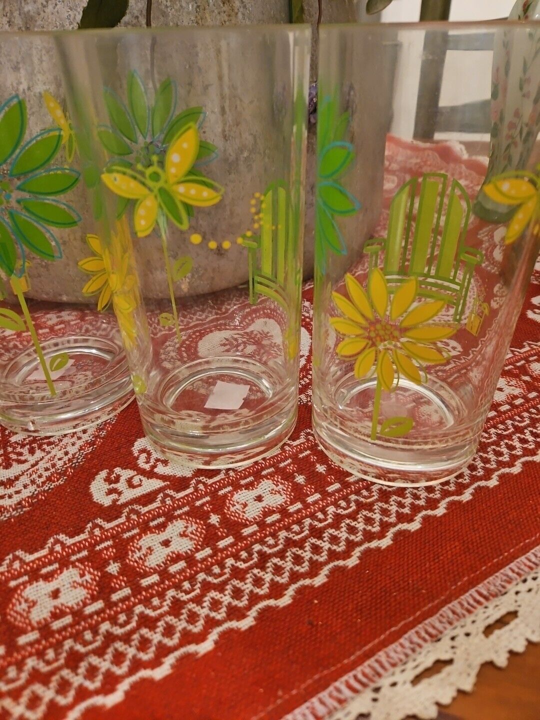 VINTAGE ACRYLIC DRINKING GLASSES set Of 4.  Summer, Flower, Butterfly