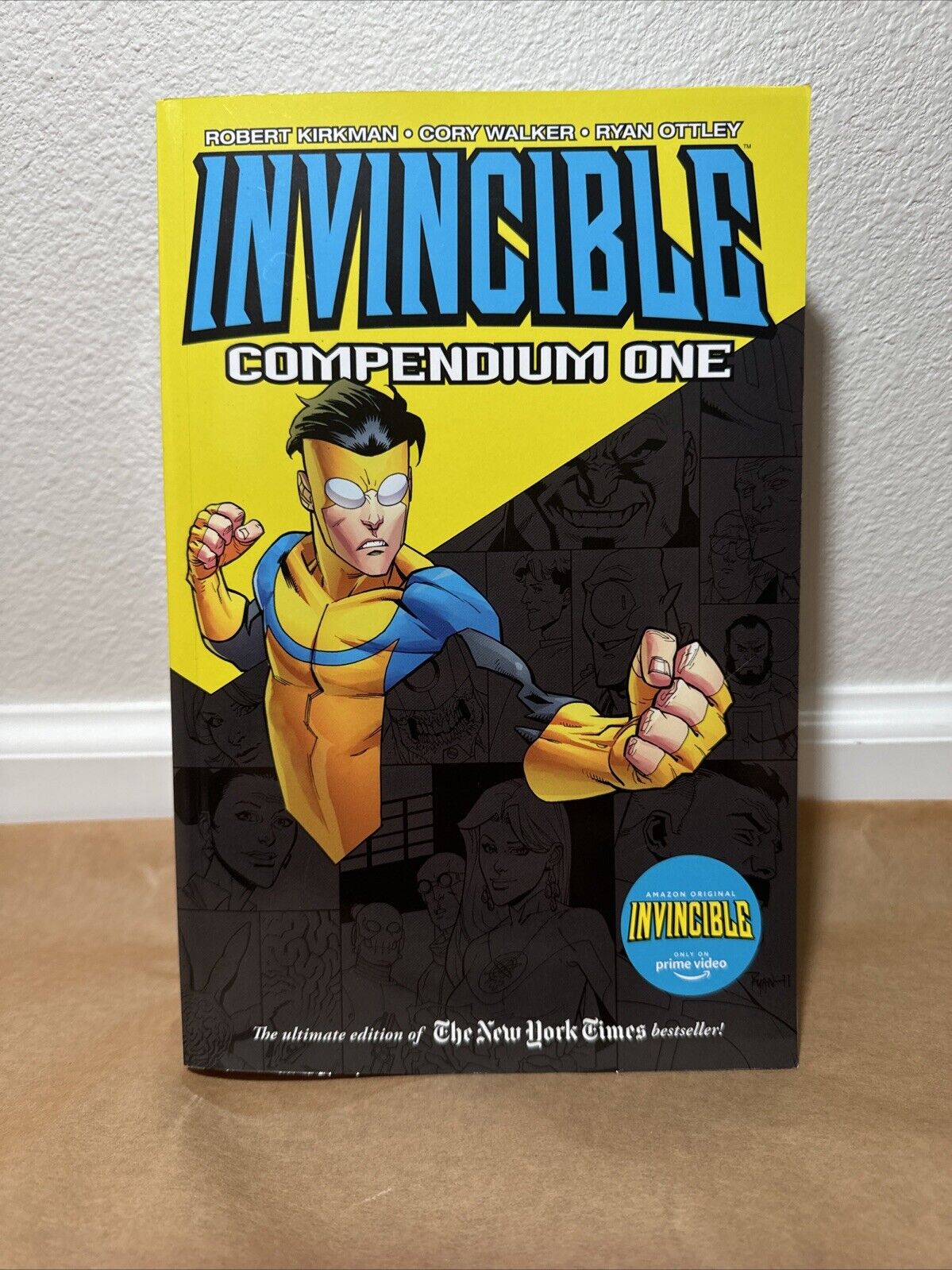 Invincible Compendium Volume 1 English 