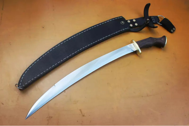 A BEAUTIFUL CUSTOM HANDMADE 25 INCHES LONG IN  HIGH CARBON STEEL HUNTING SWORD