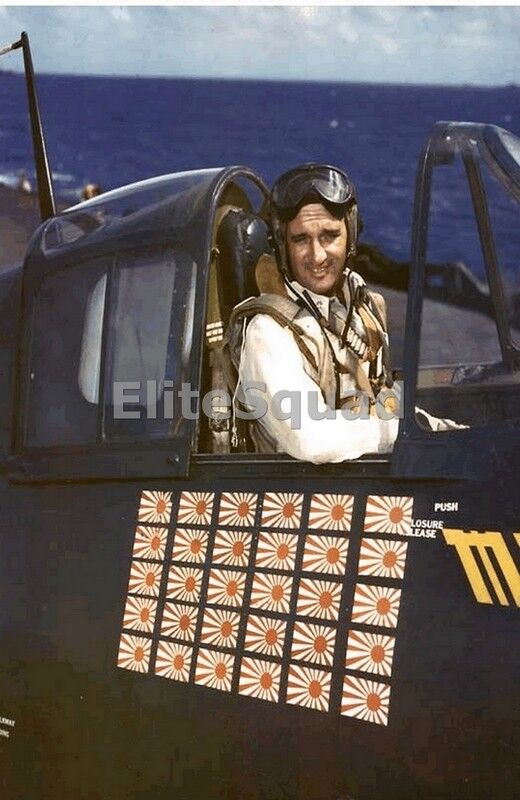 WW2 Photo The US Navy\'s highest-scoring ace McCampbell in F6F Hellcat WWII 203