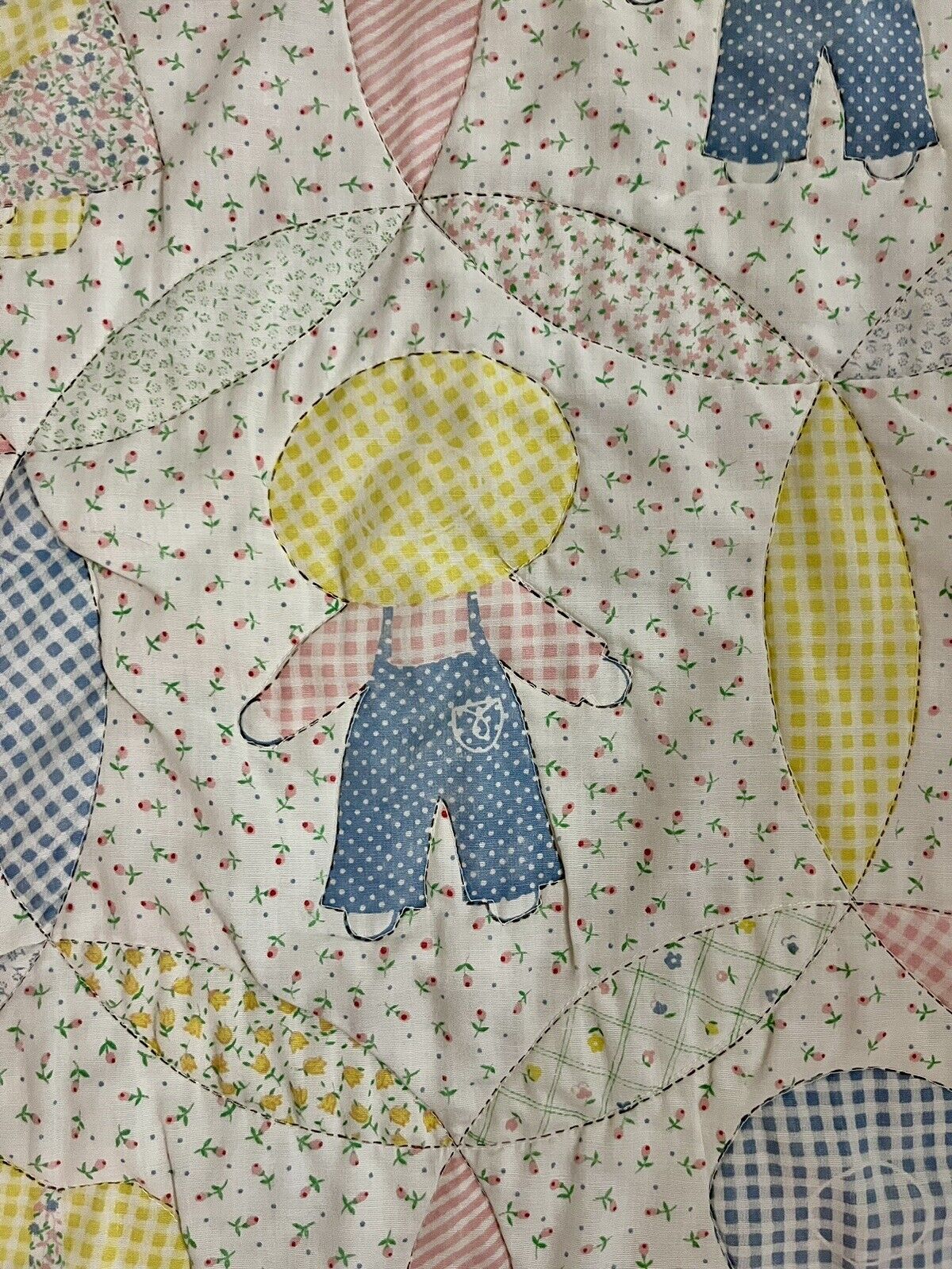 Vintage Quilt Sam & Sunbonnet Sue Baby Blanket