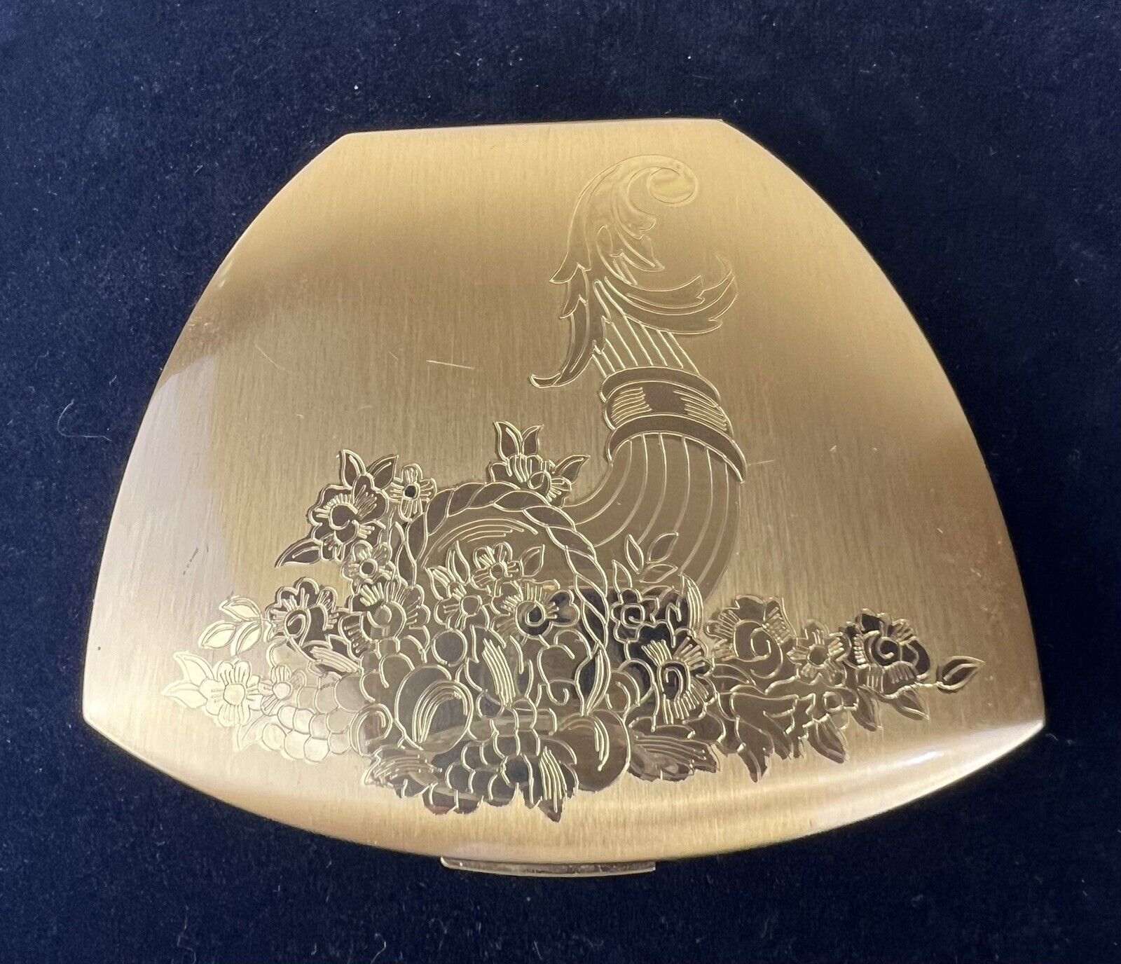 Vintage Elgin American Gold Tone Powder Compact with Mirror Etched Design Empty