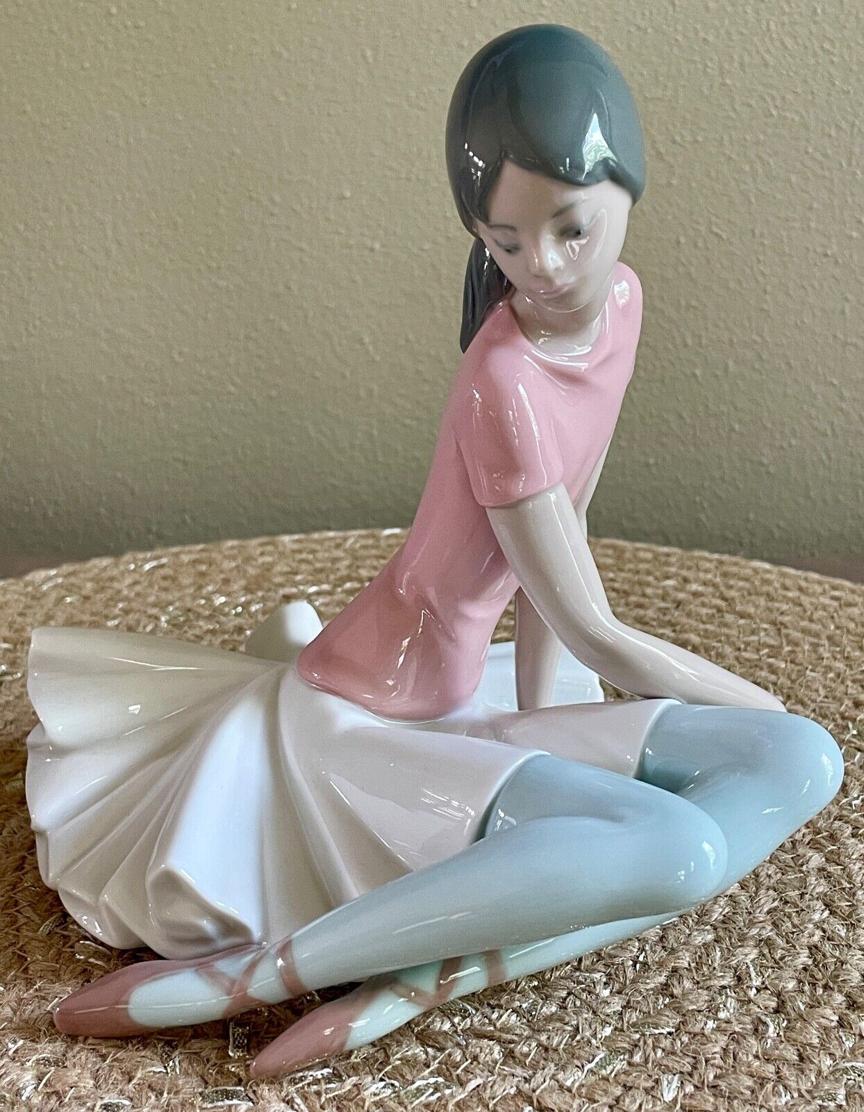 LLADRO #1357 Sitting Shelley Pink Ballerina Porcelain Figurine