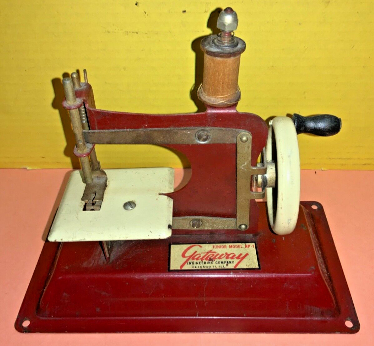 Vintage Gateway Engineering Co. Red Sewing Machine Junior Model NP-1 - AS IS