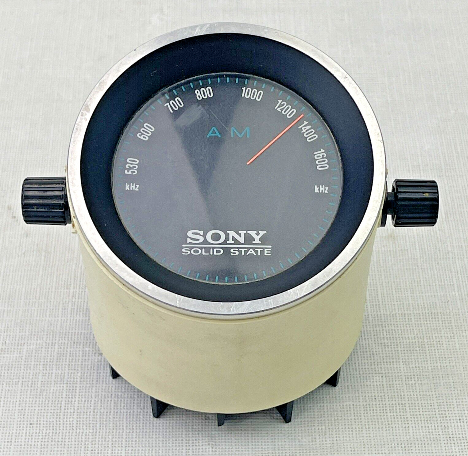 Vintage 1972 SONY TR-1824 AM Transistor Radio Compass Design White Japan