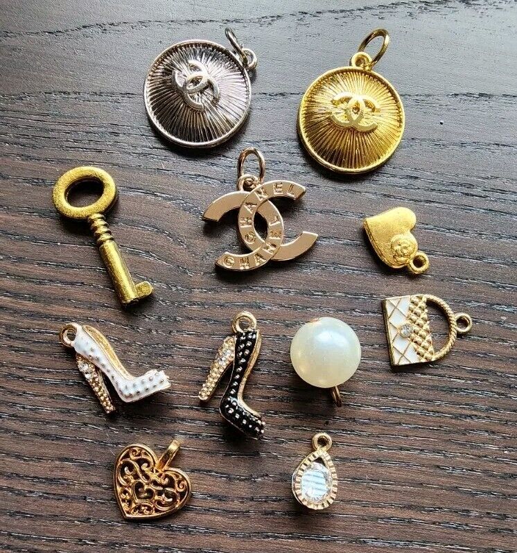 SALE Lot of 11pcs Chanel Vintage Buttons and Zipper Pulls  VTG Metal Gold Tone 