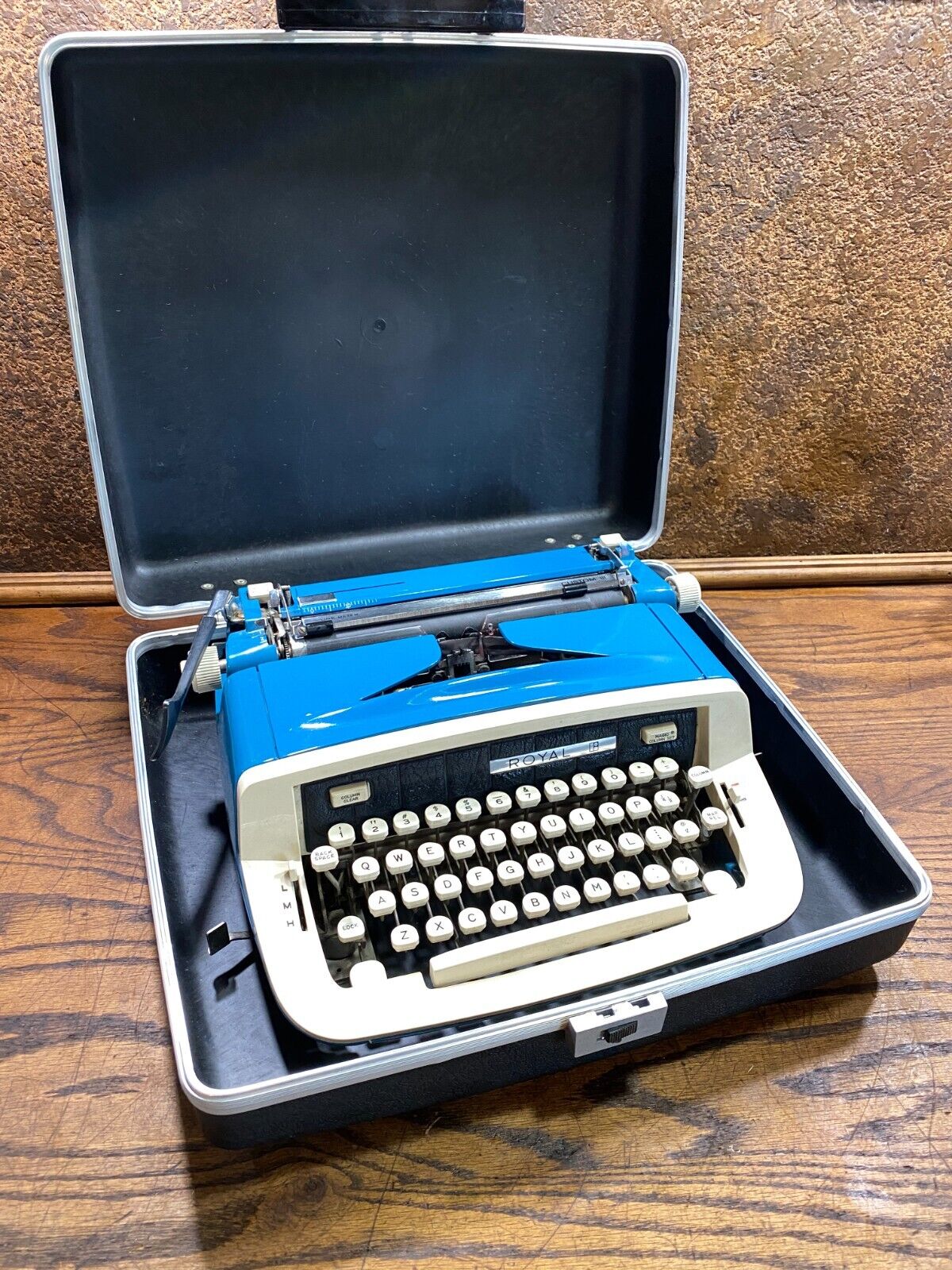 Vintage Royal BLUE Portable Manual Typewriter w Case / Custom III