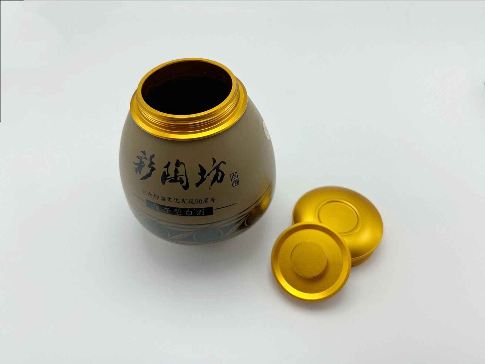 Handmade storage jars for the collection of Chinese colored pottery workshops